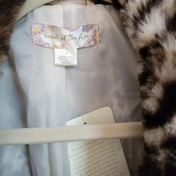 NWT Band of the Free No Closure Faux Fur Ivory and Black Animal Print Coat - Picture 3 of 3